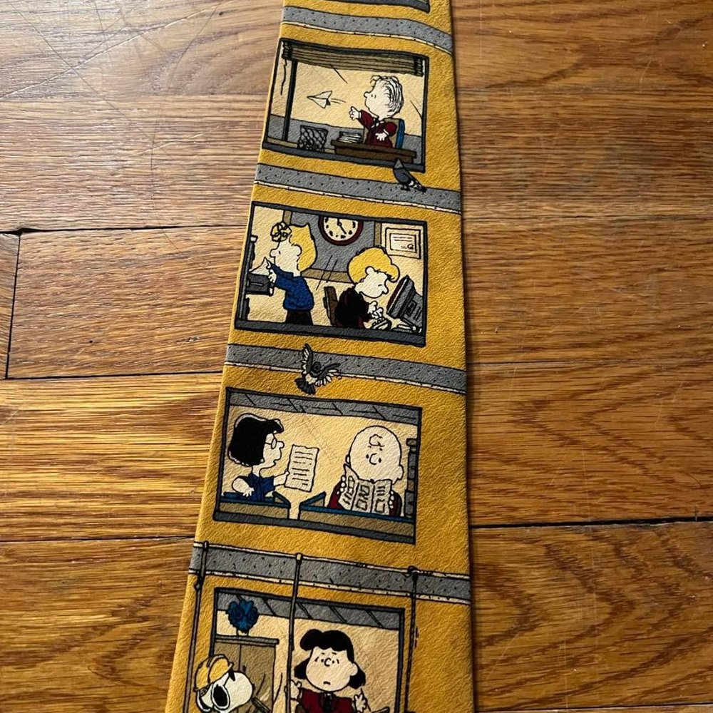 Peanut- Charlie Brown Story telling Tie